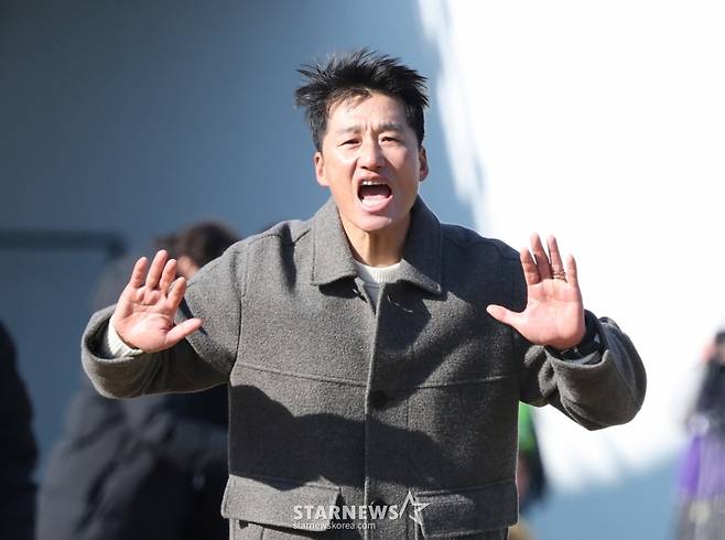 [B하인드★] 2연승 휘파람 이정효 감독, 수원 응원단 4000명 원정에 뭉클 '정효매직 GO GO GO!'