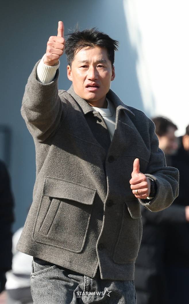 [B하인드★] 2연승 휘파람 이정효 감독, 수원 응원단 4000명 원정에 뭉클 '정효매직 GO GO GO!'