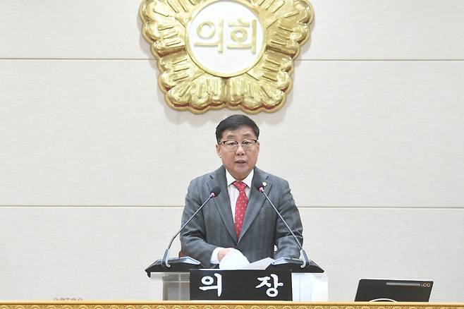 윤창철 의장이 제386회 임시회 본회의를 주재하고 있다. <양주시의회 제공>