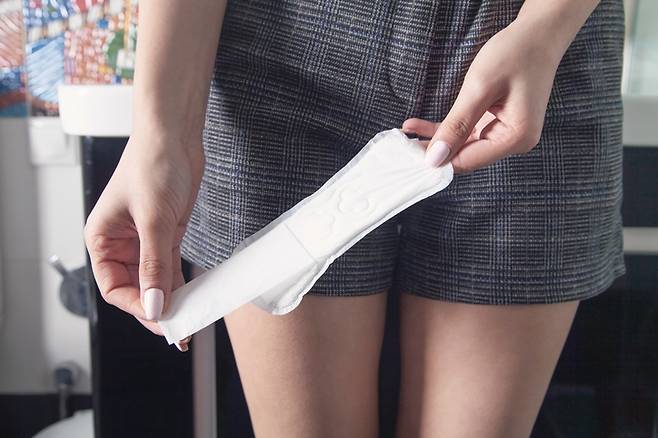 팬티라이너를 매일 사용하면 질 자극과 질염 위험이 높아질 수 있다고 한 전문가가 경고했다. 사진=게티이미지뱅크