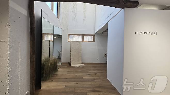 국내 대표 브랜드 인큐베이터 하고하우스의 투자 브랜드인 르셉템버는 서울시 한남동 플래그십 스토어에서 '더 아카이브 ; 본' 컬렉션을 처음 선보였다. ⓒ 뉴스1 최소망