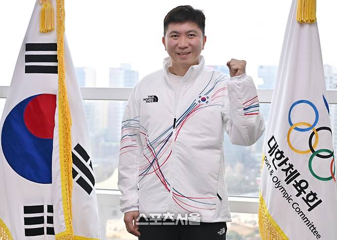 취임 1주년을 맞은 유승민 대한체육회장이 지난 5일 서울 송파구 올림픽회관에서 스포츠서울과 인터뷰한 뒤 포즈를 하고 있다. 최승섭기자 thunder@sportsseoul.com