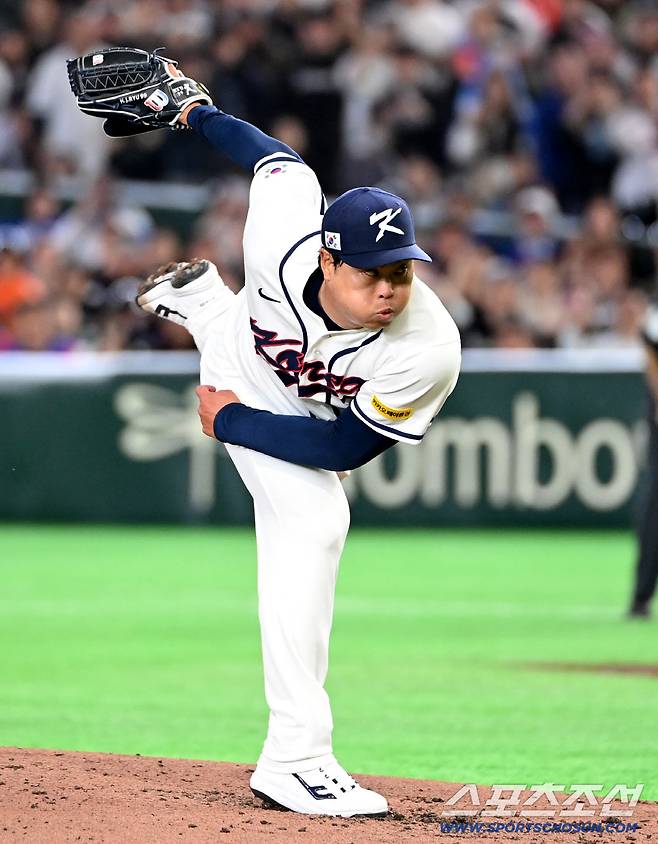 8일 일본 도쿄돔에서 열린 WBC(월드베이스볼클래식) 한국과 대만의 경기, 3회초 2사 1,2루 류현진이 페어차일드를 상대로 역투하고 있다. 도쿄(일본)=허상욱 기자wook@sportschosun.com/2026.03.08/