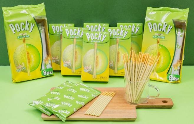 해태가 10일 내놓은 '포키 극세'의 첫 과일 맛 제품 '멜론'(사진제공=해태제과)