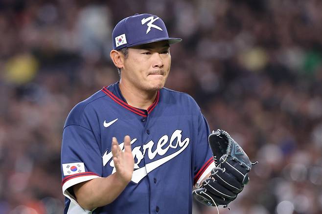 9일 일본 도쿄돔에서 열린 2026 WBC 조별리그 C조 4차전 한국과 호주의 경기, 2회말 한국 노경은이 2회를 무실점으로 마무리한 뒤 박수치고 있다. 2026.03.09. 도쿄=뉴시스