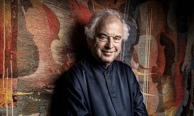 피아니스트 언드라시 시프는 공연 목록을 당일 공개한다. 음악의 자유와 즉흥성을 위해서다.    마스트미디어 제공