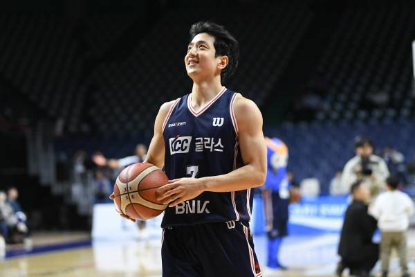 10일 사직실내체육관에서 열린 2025-2026 LG전자 프로농구 정규리그 5라운드 홈 경기에 출전한 허훈. KBL 제공