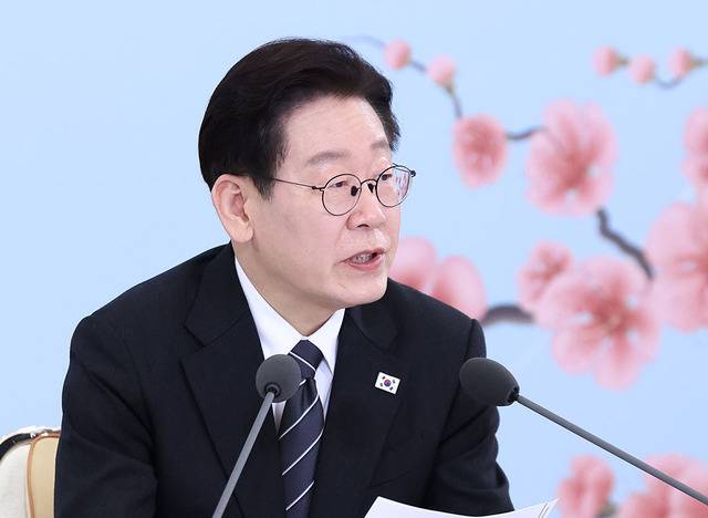 이재명 대통령이 10일 청와대에서 열린 '상생을 실천하는 기업인과의 대화'에서 발언하고 있다. 연합뉴스