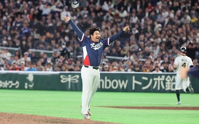 9일 일본 도쿄돔에서 열린 2026 월드베이스볼클래식(WBC) C조 조별리그 최종전 대한민국과 호주의 경기. 호주를 꺾고 8강 진출을 확정한 한국 문보경이 기뻐하고 있다. 사진=연합뉴스