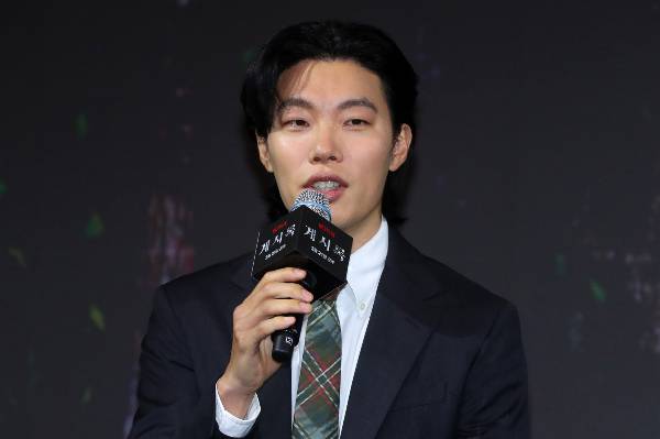 배우 류준열이 가족 법인 강남 빌딩 투자로 수십억원대 시세차익을 거둔 사실이 재조명됐다. 사진은 배우 류준열 모습. /사진=뉴시스