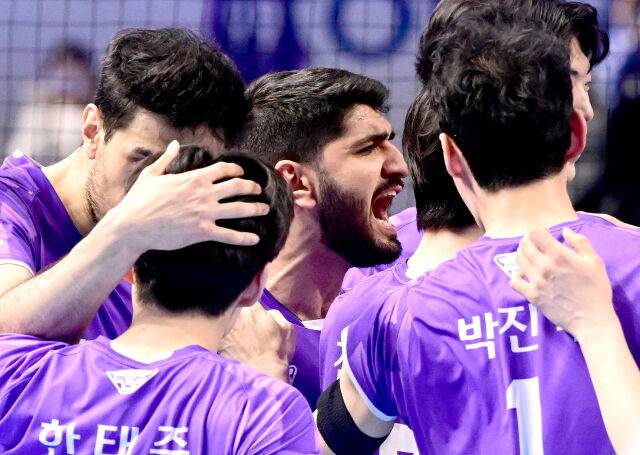 우리카드 알리가 포효하고 있다 / 한국배구연맹(KOVO)