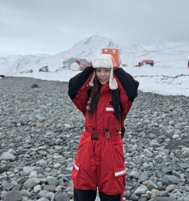 한국인 최초로 남극 세종과학기지에 파견돼 근무하고 있는 경북보건대 졸업생 김희수 간호사.[경북보건대 제공]