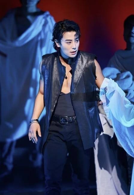 뮤지컬 ‘지저스 크라이스트 슈퍼스타’에서 ‘유다’ 역을 맡아 연기 중인 배우 한지상. 자료 : 블루스테이지