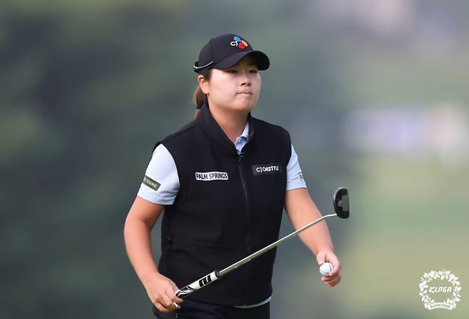 작년 상금왕 홍정민은 개막전부터 강력한 우승 후보로 꼽힌다. 그는 내 플레이만 믿고 경기하면 좋은 결과가 있을 것이라고 믿는다고 밝혔다. KLPGA  제공.