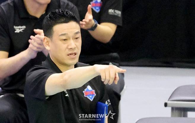 IBK 여오현 감독대행. /사진=강영조 선임기자