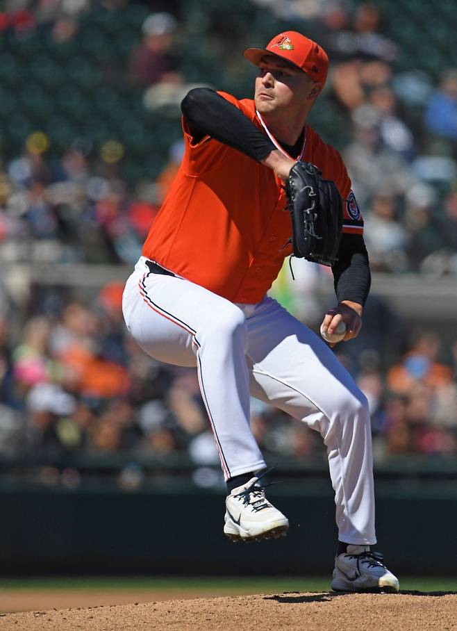 미국 메이저리그(MLB)에서 활약 중인 디트로이트 타이거즈 좌완투수 타릭 스쿠발이 소속팀으로 복귀한다. 스쿠발은 지난 8일 2026 월드베이스볼클래식(WBC) B조 조별리그 영국전 등판을 마친 뒤 소속팀 복귀 여부를 두고 고민에 빠졌다. 그는 부상 위험 등을 고려해 WBC에서 더 이상 던지지 않고 소속팀으로 돌아가기로 결정했다. AFP 연합뉴스