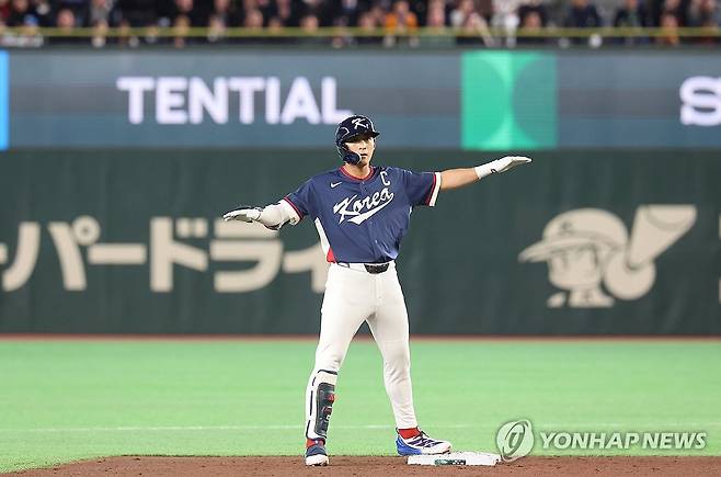 이정후 '가자, 마이애미로' (도쿄=연합뉴스) 임화영 기자 = 9일 일본 도쿄돔에서 열린 2026 월드베이스볼클래식(WBC) C조 조별리그 최종전 대한민국과 호주의 경기.
3회초 무사 2루 한국 이정후가 1타점 2루타를 친 뒤 기뻐하고 있다. 2026.3.9 hwayoung7@yna.co.kr