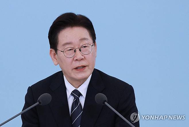 발언하는 이재명 대통령 (서울=연합뉴스) 김도훈 기자 = 이재명 대통령이 10일 청와대에서 열린 '상생을 실천하는 기업인과의 대화'에서 발언하고 있다. 2026.3.10 [청와대통신사진기자단] superdoo82@yna.co.kr