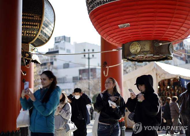 일본 찾은 외국인들 [EPA 연합뉴스 자료사진. 재판매 및 DB 금지]