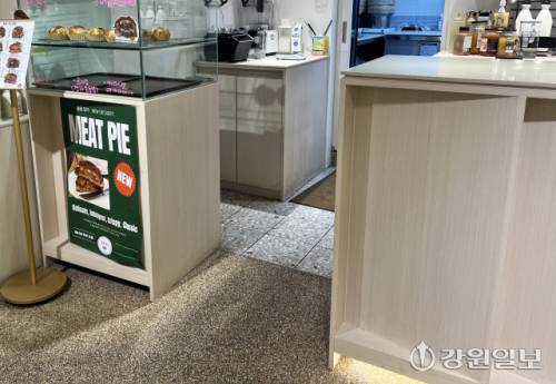 ◇3월1일부터 반려동물 동반출입을 허용하는 업장은 조리 공간과 매장 사이에 칸막이를 설치해야 한다. 사진=고은기자