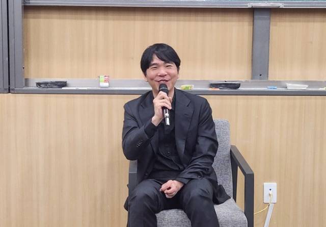 이세돌 9단이 5일 서울대에서 서울대 과학학과와 한국과학기술학회 주최로 진행된 '이세돌-알파고대국 10주년 기념 특별대담'에서 발언하고 있다. 연합뉴스