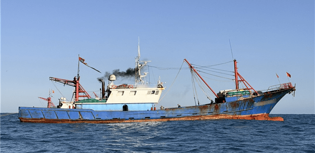 경제수역어업주권법 위반 혐의로 제주 해상에서 적발된 219톤급 중국어선. 사진 제공=제주해양경찰서