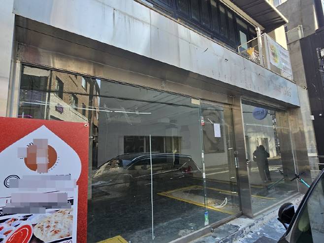 서울 강남구 신사동 가로수길의 한 공실 상가.(사진=김은경 기자)