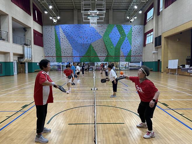 어르신 스포츠강좌 프로그램. (대한체육회 제공)