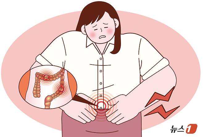 11일 의료계에 따르면 크론병은 장관 내부에서 비정상적인 염증이 반복적으로 발생하는 만성 염증성 질환으로, 주로 20~30대 젊은 층에서 발병한다. 만성 복통과 설사, 체중 감소, 피로, 혈변 등이 나타나며 장이 좁아지게 된다면 식후 쥐어짜는 듯한 통증 등이 발생한다. ⓒ 뉴스1 김초희 디자이너