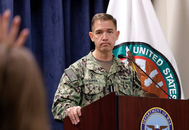 브래드 쿠퍼 미 중부사령부(CENTCOM) 사령관이 지난 5일 플로리다주 탬파의 본부에서 기자회견을 하고 있다. /EPA 연합뉴스