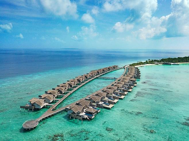 200m 인피니티 풀을 품은 몰디브 시루펜푸시 리조트([출처] ‘민씨아저씨’ 네이버카페)