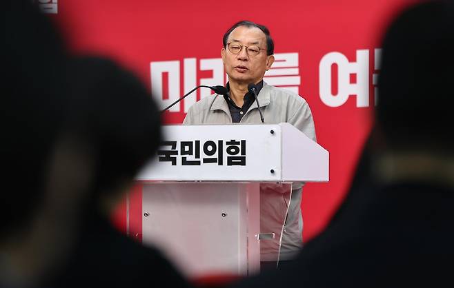 이정현 국민의힘 공천관리위원장이 11일 서울 여의도 국민의힘 당사에서 공천 관렴 심사 결과와 일정 등을 발표하고 있다. 2026.3.11 뉴스1