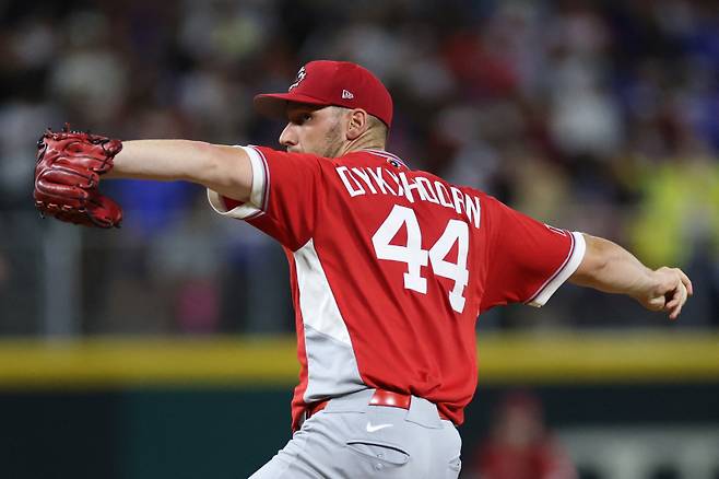 <yonhap photo-3717=""> SAN JUAN, PUERTO RICO - MARCH 10: Brock Dykxhoorn #44 of Team Canada pitches against Team Puerto Rico during the ninth inning at Hiram Bithorn Stadium on March 10, 2026 in San Juan, Puerto Rico. Al Bello/Getty Images/AFP (Photo by AL BELLO / GETTY IMAGES NORTH AMERICA / Getty Images via AFP)/2026-03-11 12:14:50/ <저작권자 ⓒ 1980~2026 ㈜연합뉴스. 무단 전재 재배포 금지, AI 학습 및 활용 금지></yonhap>