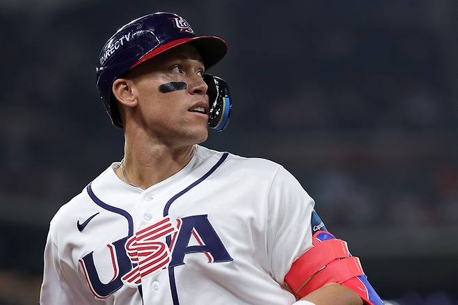 미국 야구대표팀의 애런 저지가 이탈리아와 WBC 1라운드 경기 도중 6회말 아웃된 뒤 아쉬운 표정을 짓고 있다. AFP연합뉴스