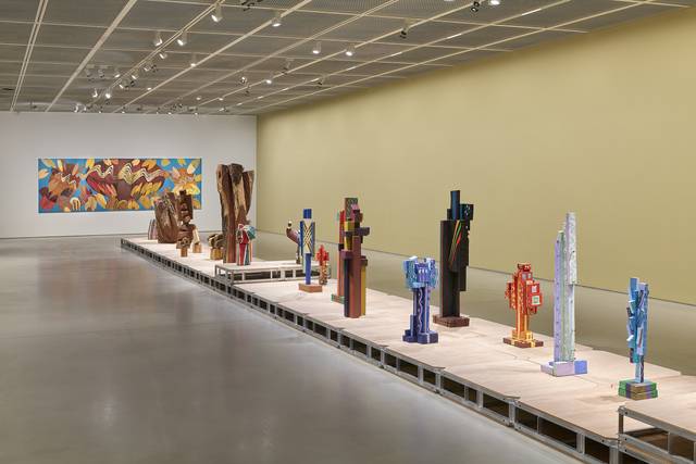 조각가 김윤신의 회고전이 열리는 경기 용인 호암미술관 2층 전시장 전경. 호암미술관 제공