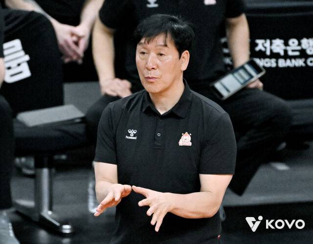 OK저축은행 신영철 감독./KOVO