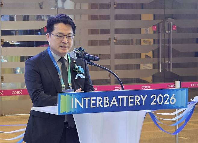 문신학 산업통상부 차관이 11일 열린 ‘인터배터리 2026’ 개막식에서 환영사를 하고 있다. 권제인 기자