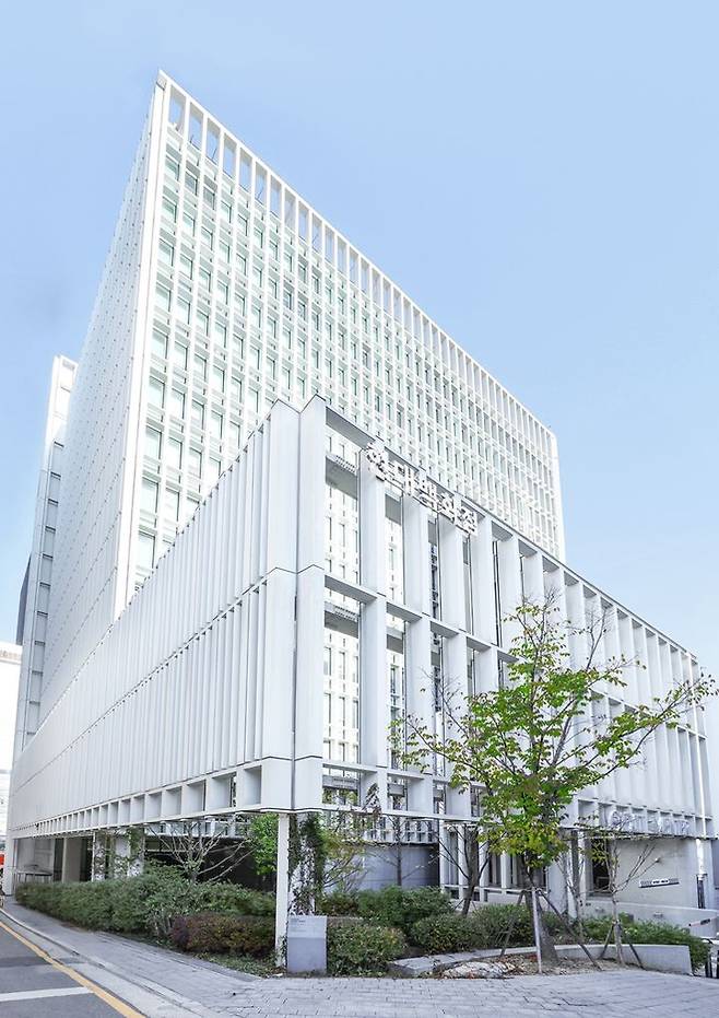 [서울=뉴시스] 현대백화점그룹 본사 사옥 전경. (사진=현대백화점그룹 제공) *재판매 및 DB 금지 *재판매 및 DB 금지