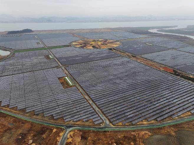 전남 해남군 산이면 솔라시도 부지에 조성된 태양광 시설. 연합뉴스