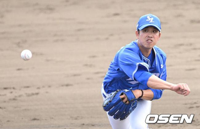 [OSEN=오키나와(일본), 최규한 기자] 2일 일본 오키나와 킨 베이스볼 스타디움에서 KIA 타이거즈와 삼성 라이온즈의 연습경기가 열렸다.KIA는 양현종, 삼성은 장찬희를 선발로 내세웠다.5회말 마운드에 오른 삼성 임기영이 힘차게 공을 뿌리고 있다. 2026.03.02 / dreamer@osen.co.kr