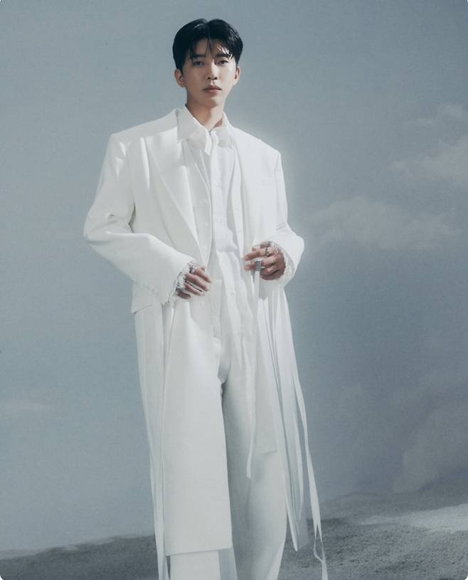 감성으로 마음 울린 임영웅 '비가 와서' 음원 영상 900만뷰 돌파