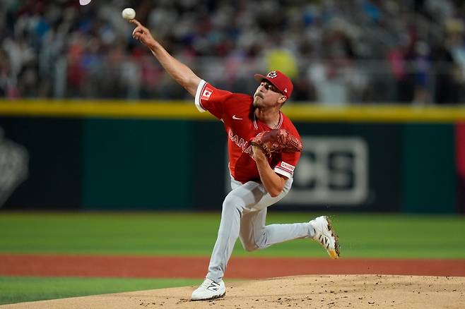 캐나다 야구대표팀이 11일 푸에르토리코 산후안의 하람 비손 스타디움에서 열린 2026 월드베이스볼클래식(WBC) 조별리그 A조 3차전에서 푸에르토리코를 3-2로 제압했다. 선발 조던 발라조빅은 3이닝 1피안타 3볼넷 4탈삼진 1실점을 기록했다. AP 연합뉴스