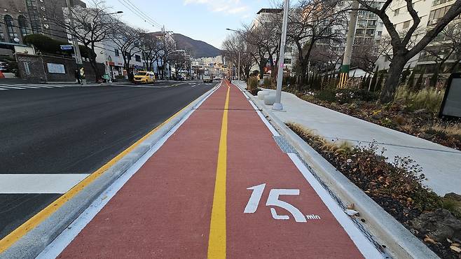 부산 개금 해피챌린지 사업으로 조성된 자전거 전용도로 [부산시 제공. 재판매 및 DB 금지]