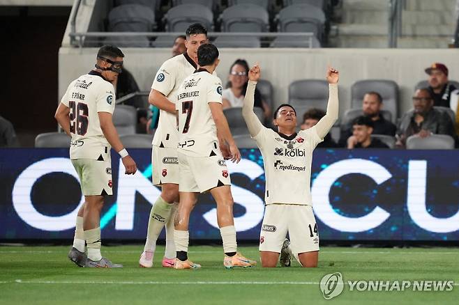 골 세리머니 하는 알라후엘렌세 선수들. [Kirby Lee-Imagn Images=연합뉴스]