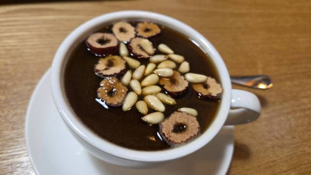 정성으로 우려낸 수제 대추차.