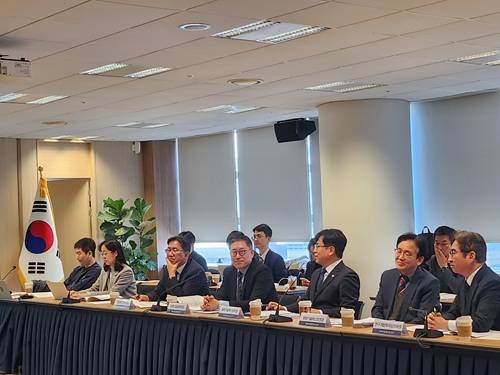 12일 과학기술혁신본부 기자간담회. 사진 오른쪽 세번째 박인규 본부장 / 사진 = MTN