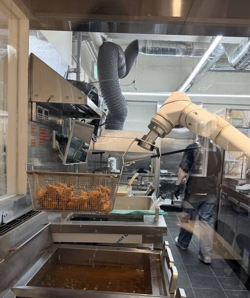 바른치킨 조리로봇/바른치킨