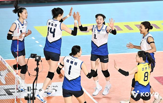 현대건설이 2연패에서 탈출하며 정규리그 1위 경쟁을 이어갔다. (KOVO 제공)