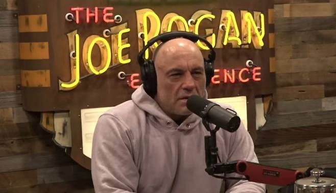 미국 스포티파이의 인기 팟캐스트 진행자 조 로건이 11일(현지시간) 자신의 팟캐스트에서 이란 전쟁을 두고 "미친 일"이라며 도널드 트럼프 대통령을 공개적으로 비판했다. 팟캐스트 클립