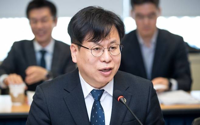 박인규 과학기술정보통신부 과학기술혁신본부장이 12일 오전 서울 종로구 광화문교보빌딩 국가과학기술자문회의 대회의실에서 출입기자들과 간담회를 하고 있다. 과기정통부 제공